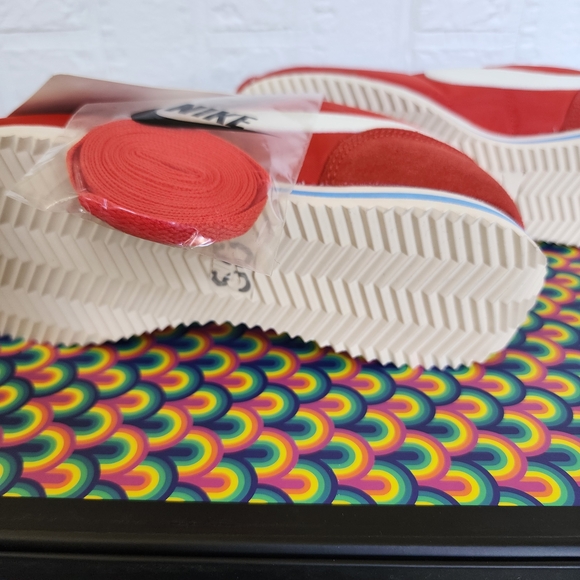 Nike Retro Runner Sneakers in Rust and White with Blue Accent - Picture 5 of 7